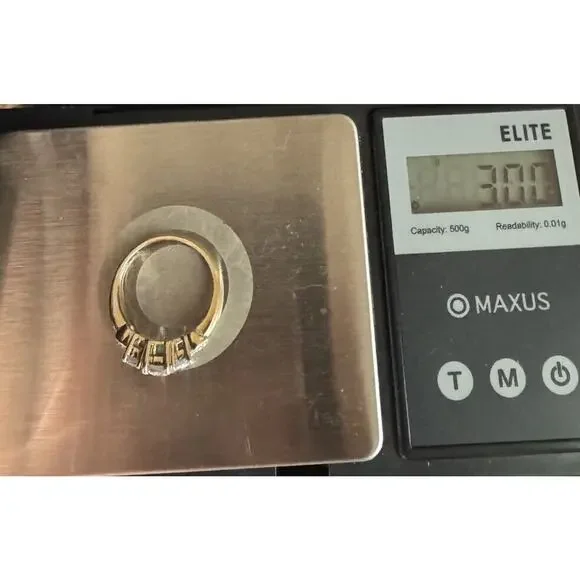 9k Yellow Gold Topaz & Diamond Ring SZ 8 / 3 Grams - Picture 4 of 8